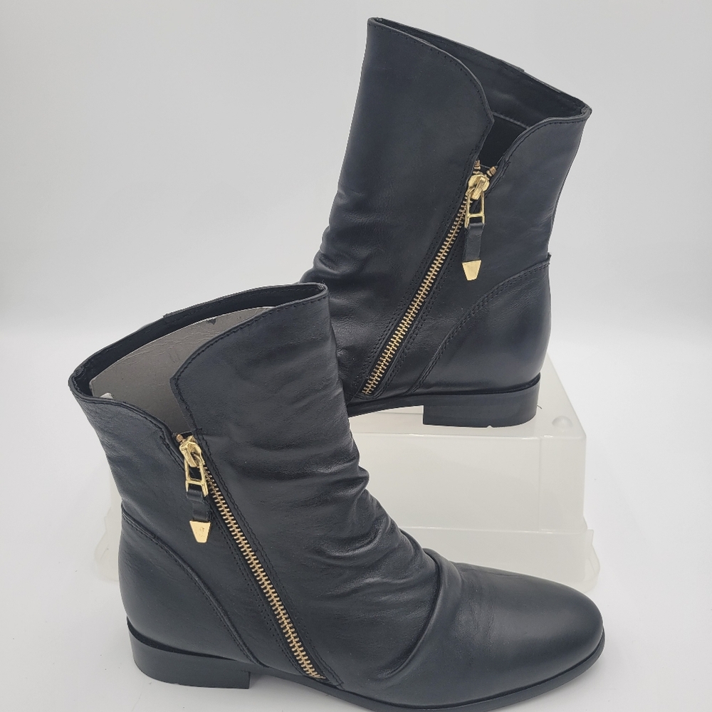 Womans Medici Black Ankle Boot Gold Zipper Size 38/7.5